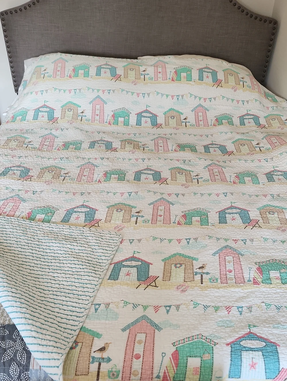 Pastel COTTON Beach Hut Quilted Coverlet - Multi-Color